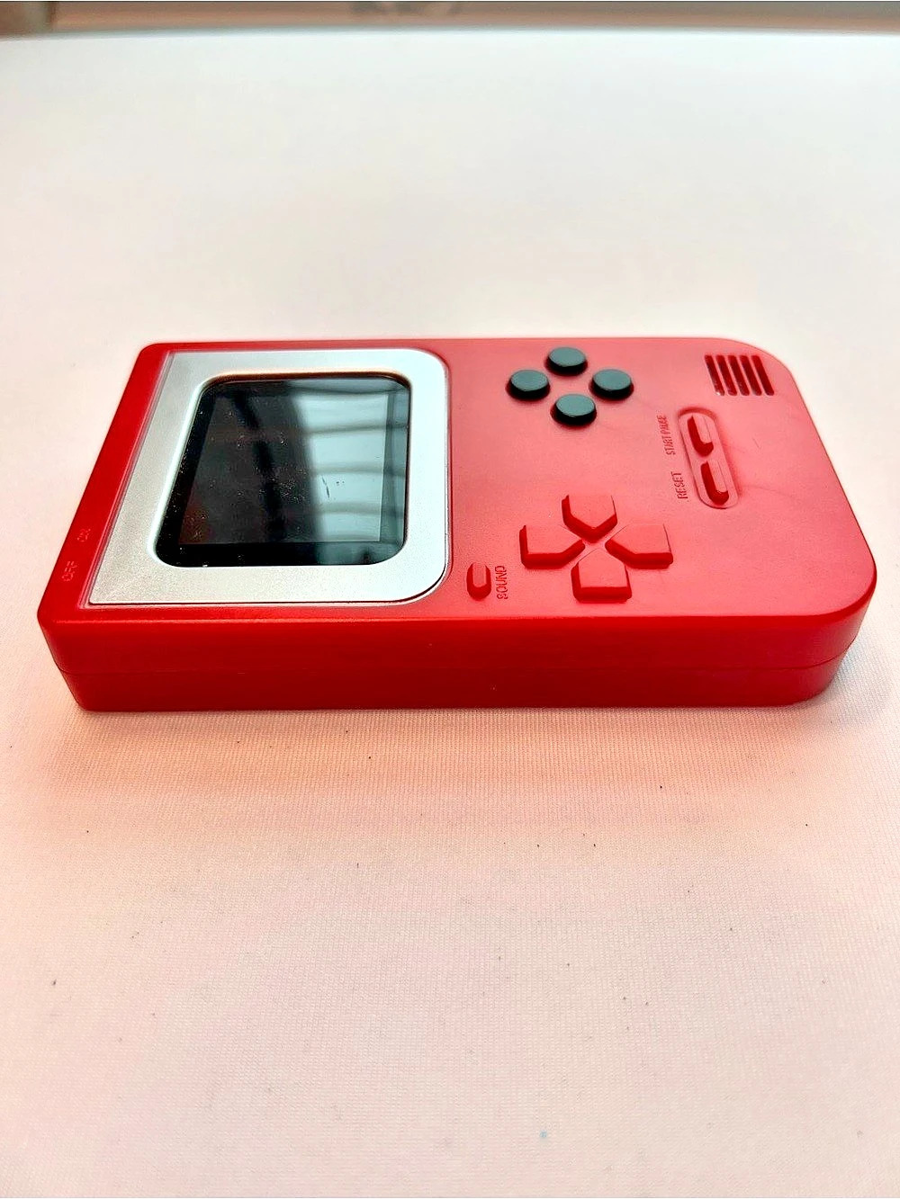 Red Handheld Game Console - Picture 4 of 6